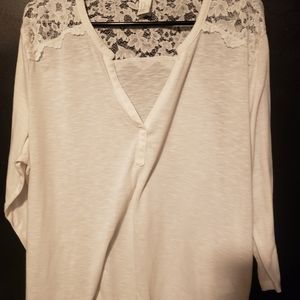 H&M Ivory V-Kneck Shirt with Lace